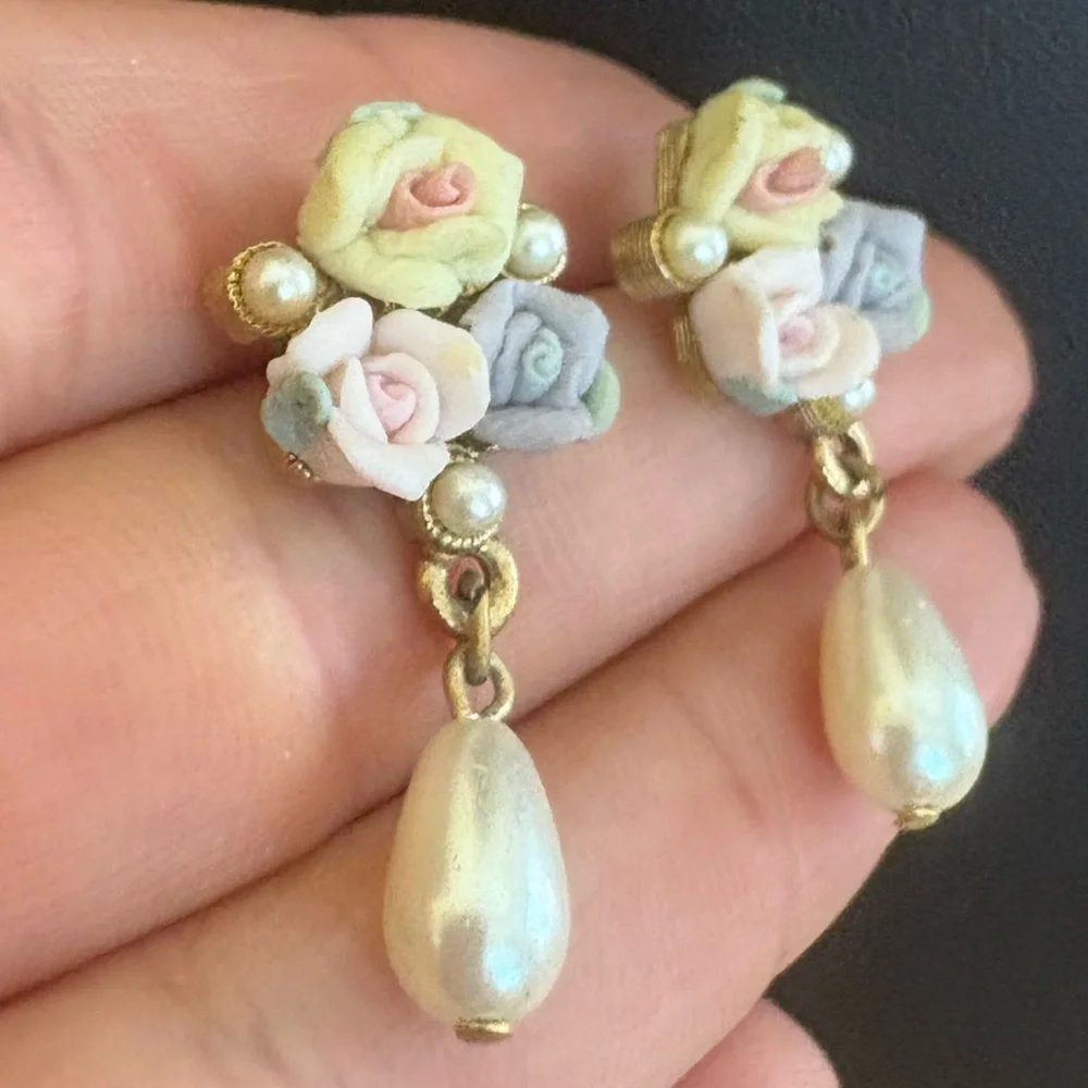 1928 pink porcelain dangle drop earrings flowers gold toned faux pearls - Picture 6 of 12